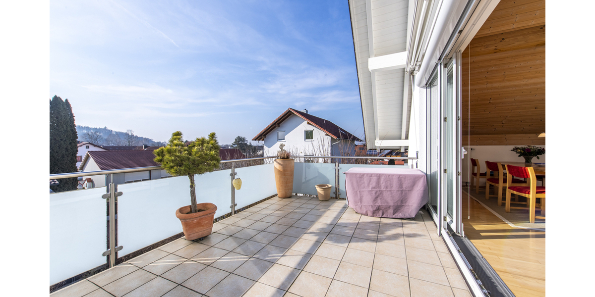 Anwesen mit 2 Einheiten auf ca. 472 m² Wohnnutzfläche in Flughafennähe, auch teilgewerblich nutzbar 11 zimmer