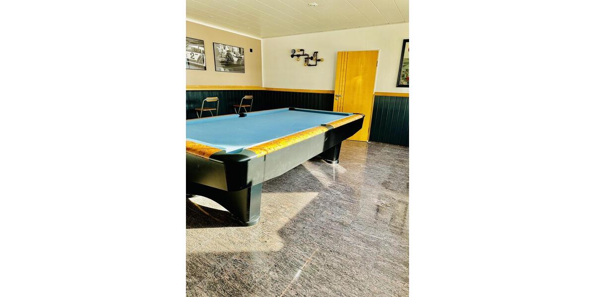 Etagenwohnung Isernhagen - 6 Zimmer, 255 m&sup2;, 2.500&euro; | Angebot:25381857