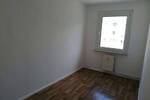 ZWEI MONATE MIETE FREI! Neu renovierte 3-Zimmer-WE mit Balkon in der 3. Etage, ruhige Grünlage!
