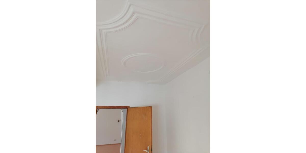 Etagenwohnung Winnweiler - 8 Zimmer, 200 m&sup2;, 1.500&euro; | Angebot:24703008