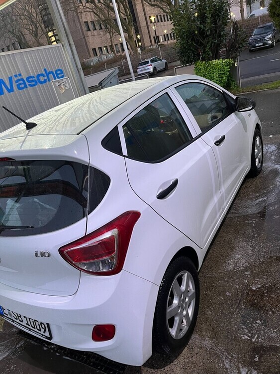 i10