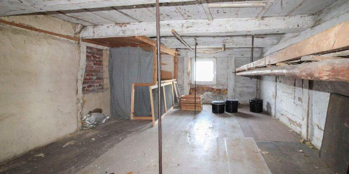 Denkmalgeschütztes EFH mit Gestaltungspotenzial in Vorstadtlage 7 zimmer