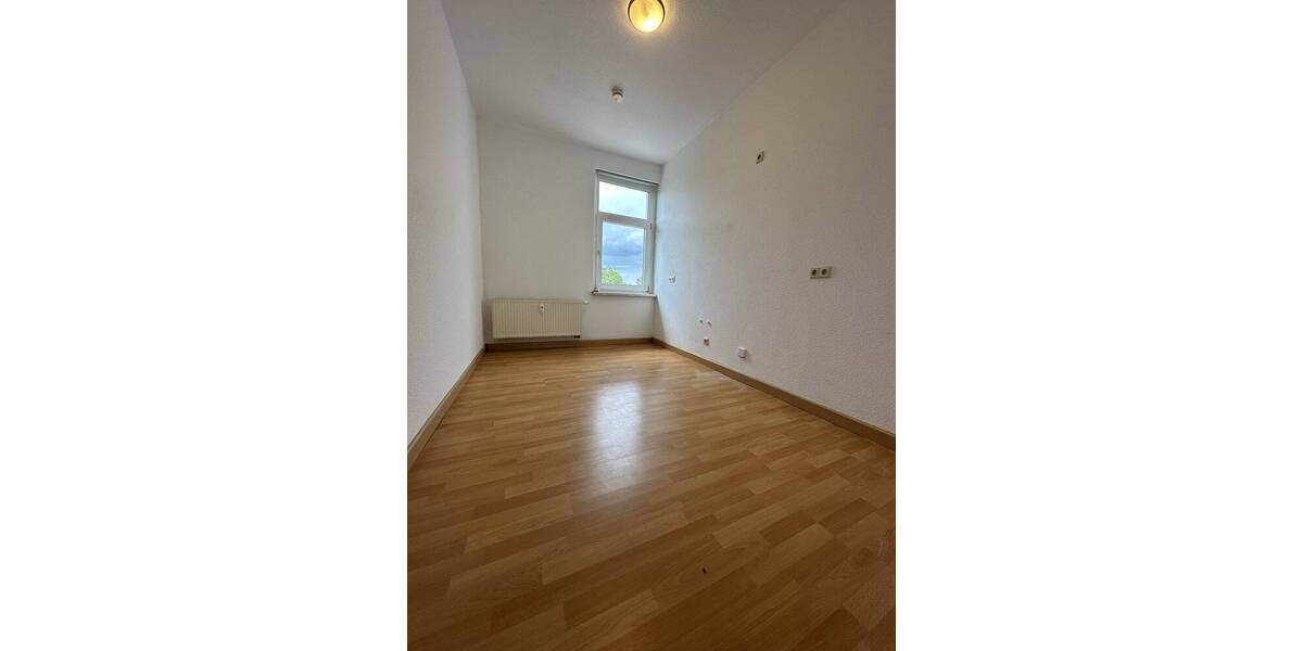 Etagenwohnung Lützen - 4 Zimmer, 120 m&sup2;, 980&euro; | Angebot:26797660