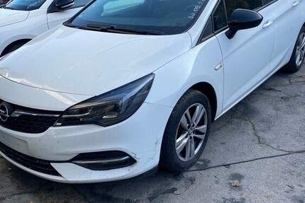 Opel Astra K Sports1.5CDTI.NAVI. VOLL-LED.PDC.ALUF 140.000 km 4.500 &euro; Hilden 40721