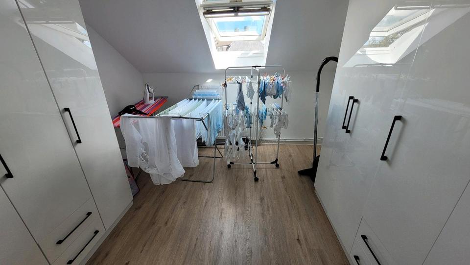 Dachgeschoßwohnung Wuppertal Gemarkung Langerfeld - 5 Zimmer, 120 m&sup2;, 230.000&euro; | Angebot:22881440