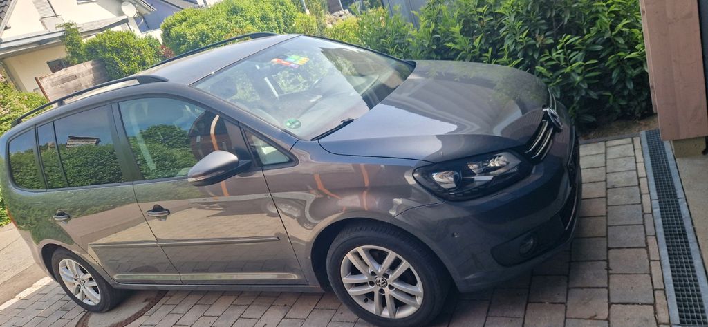 VW Touran 159.000 km 6.400 &euro; Bad Wurzach 88410