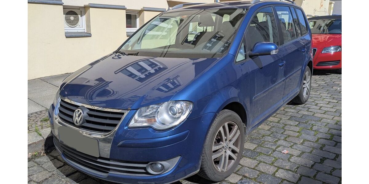 VW Touran 264.000 km 2.800 &euro; Leipzig 04275