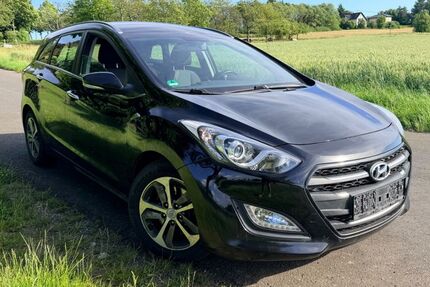 Hyundai i30 97.646 km 8.700 &euro; NÖRTERSHAUSEN 56283