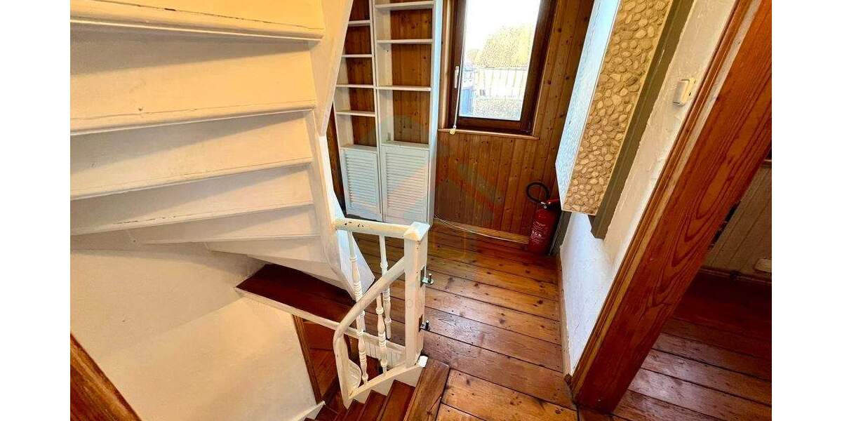 Einfamilienhaus Butzbach / Hoch-Weisel Hoch-Weisel - 5 Zimmer, 129 m&sup2;, 179.000&euro; | Angebot:25385969