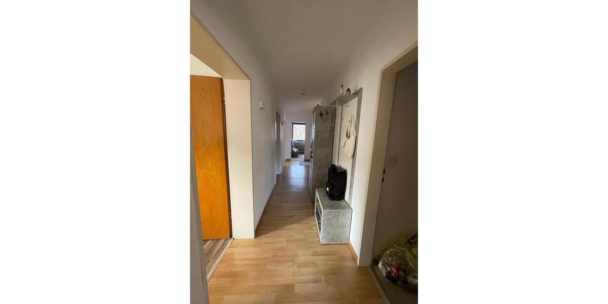 Helles 4-Zimmer-Zuhause mit Weitblick-Balkon & Garage 4 zimmer