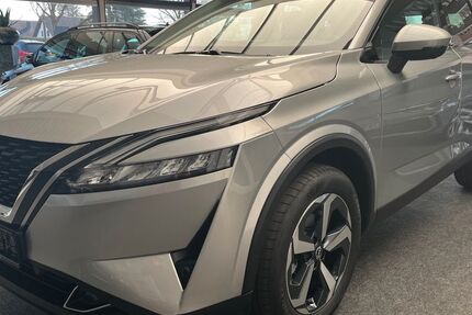 Nissan Qashqai 1.400 km 22.990 &euro; Minden 32425