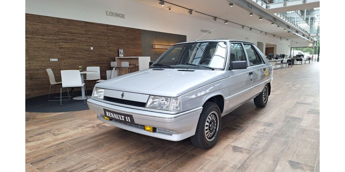 Renault R 11 124.700 km 5.900 &euro; Essen 45127