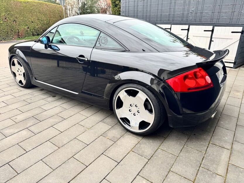 TT