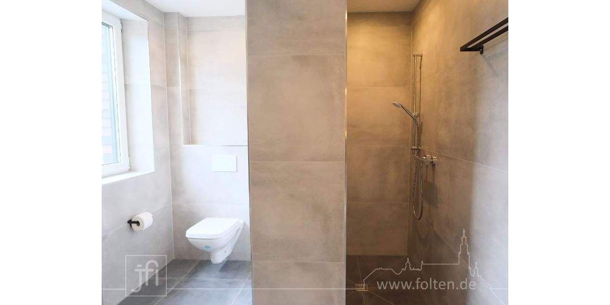 Moderne Haushälfte mit Wärmepumpe, zwei Bädern und überdachter Terrasse 4 zimmer