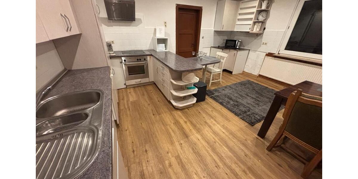 Erdgeschoßwohnung Emsdetten - 7 Zimmer, 160 m&sup2;, 15&euro; | Angebot:25764226