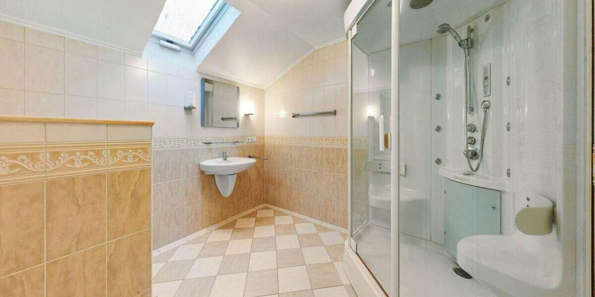 Großzügiges Einfamilienhaus mit Entwicklungspotenzial in ruhiger Lage von Niederkassel Rheidt 6 zimmer