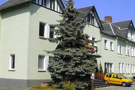Sanierungsobjekt für Wohnanlage mit angrenzendem Baugrundstück 50 zimmer