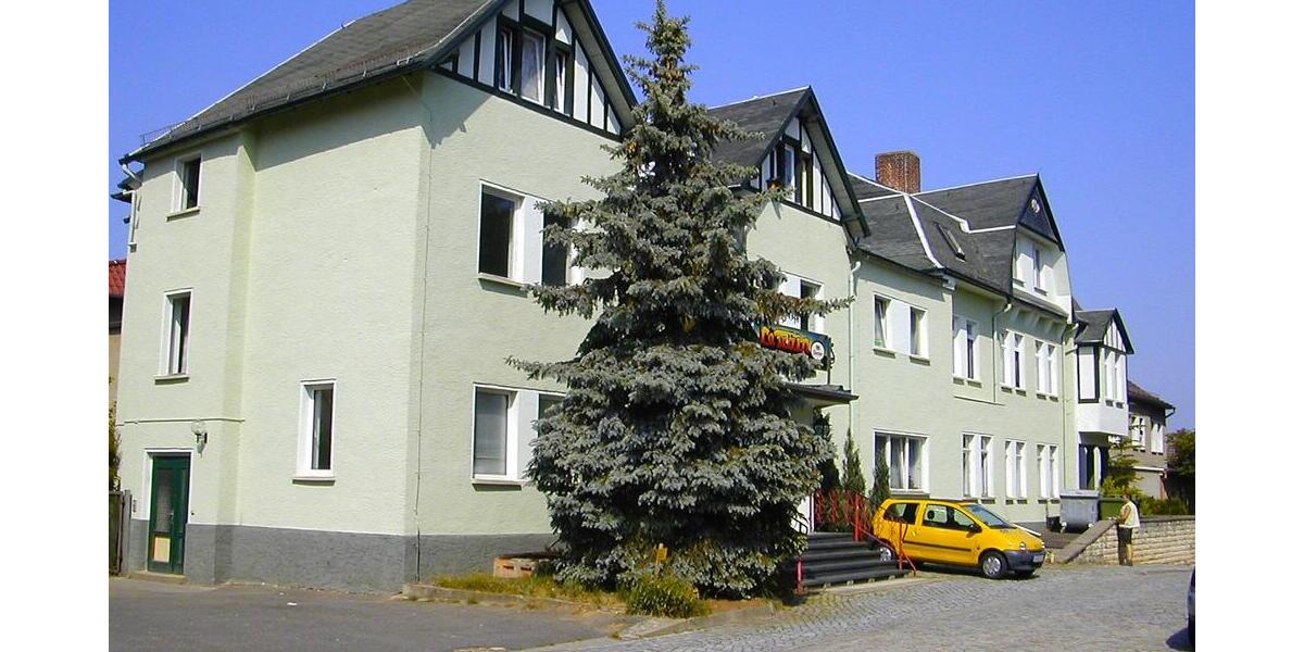 Sanierungsobjekt für Wohnanlage mit angrenzendem Baugrundstück 50 zimmer