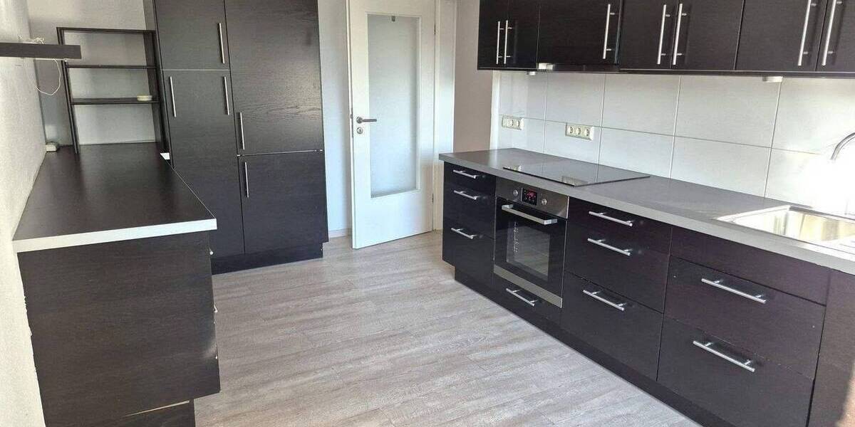 RESERVIERT! Gemütliche 4 Zimmer Wohnung mit großem Süd-Balkon in Innenstadtlage! 4 zimmer