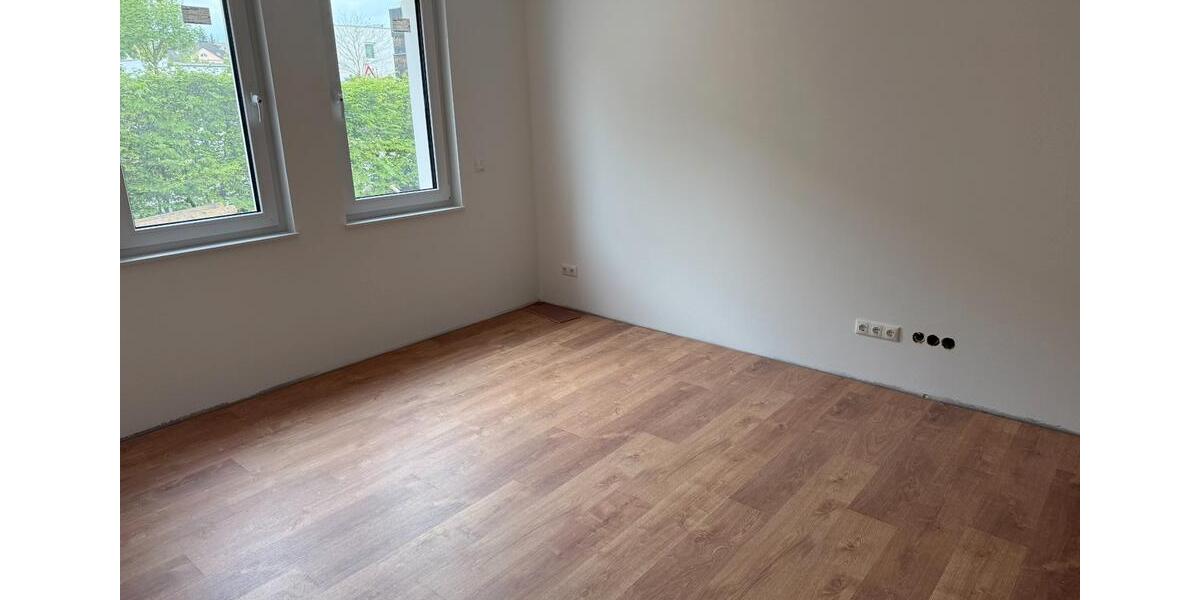 Erdgeschoßwohnung Dresden Klotzsche - 4 Zimmer, 100 m&sup2;, 1.750&euro; | Angebot:26478455