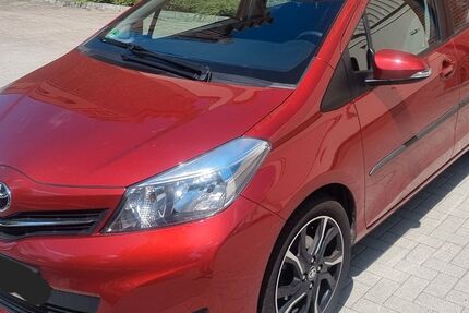 Toyota Yaris 50.333 km 8.990 &euro; Berlin 12489