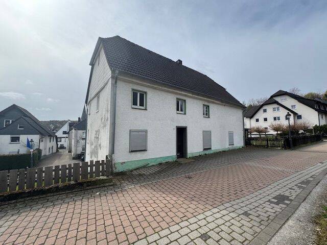 Doppelhaushälfte Neuenrade - 8 Zimmer, 170 m&sup2;, 134.900&euro; | Angebot:26258033