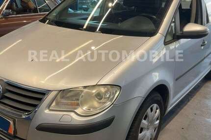 VW Touran 204.000 km 5.900 &euro; Frankfurt 65933