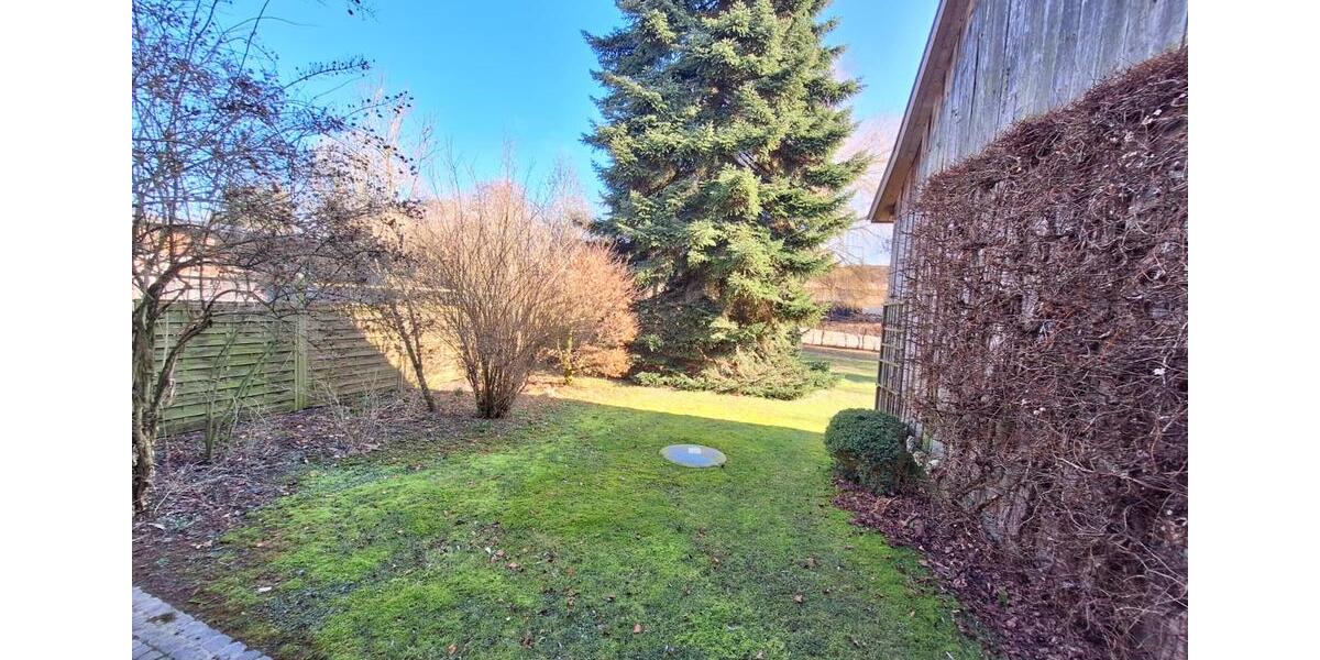 Erdgeschoßwohnung Rödental - 4 Zimmer, 104 m&sup2;, 750&euro; | Angebot:25540050