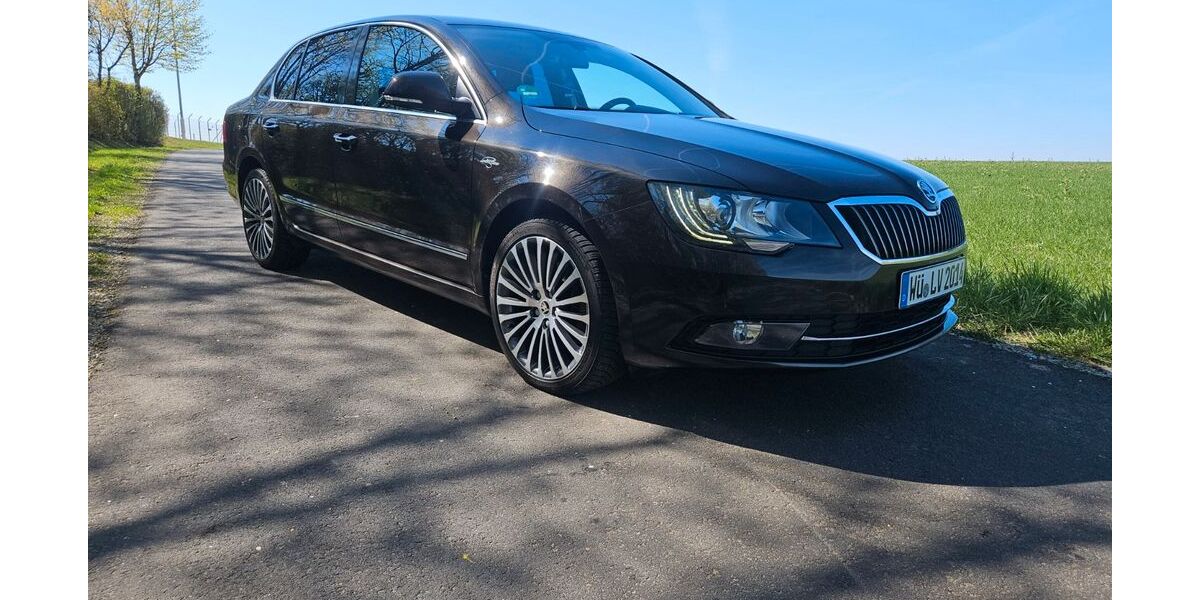 Skoda Superb 158.000 km 12.900 &euro; Würzburg 97084