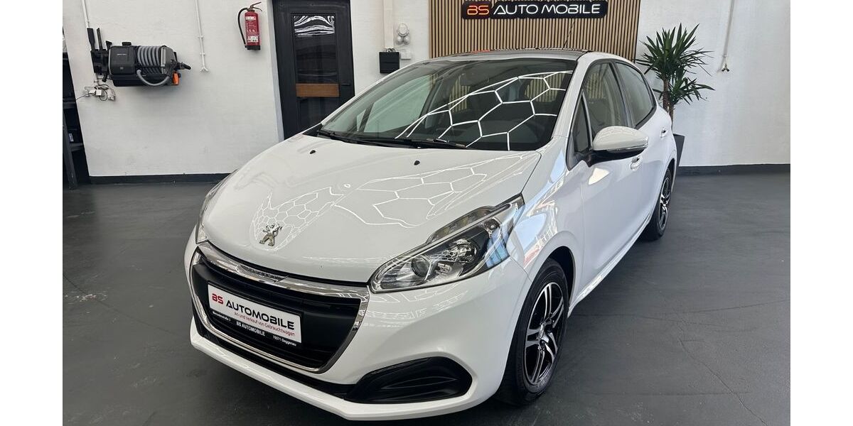 Peugeot 208 70.500 km 6.100 &euro; Gaggenau 76571