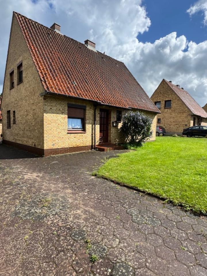 Einfamilienhaus mit Garage und Werkstatt, ohne Makler