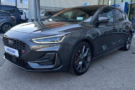Ford Focus 53.316 km 24.989 &euro; Freising 85356