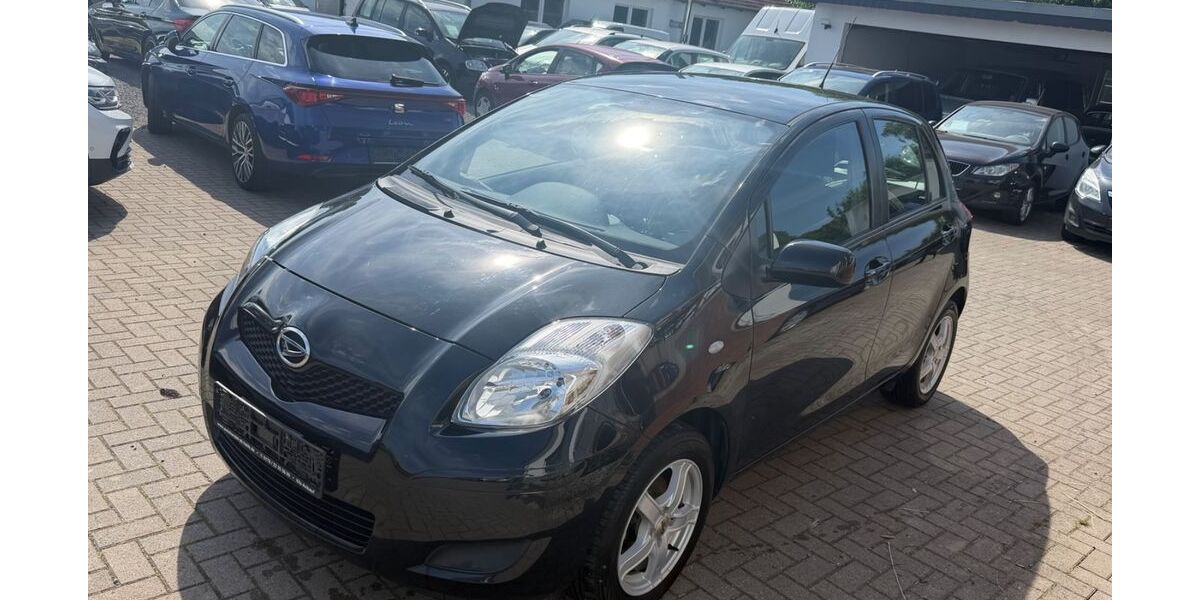 Toyota Yaris 107.000 km 5.500 &euro; Löhne Mennighüffen 32584