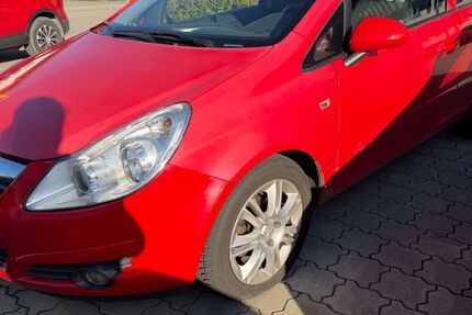 Opel Corsa 94.000 km 1.999 &euro; München 81829