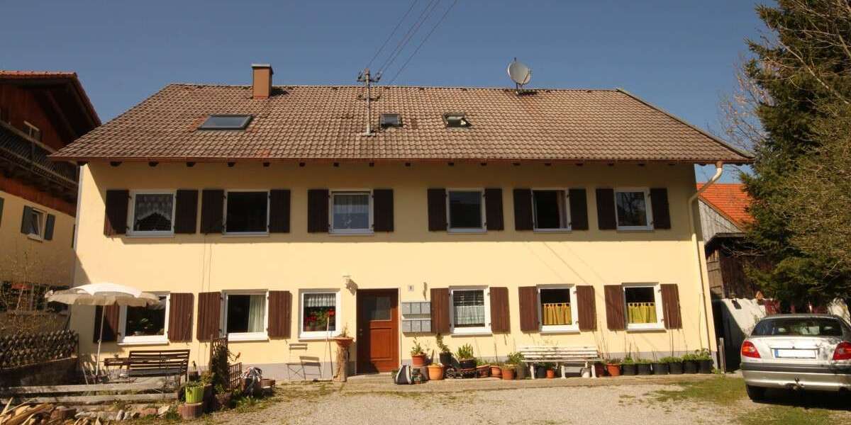 Haus zum Kaufen in Schwabniederhofen, Gemeinde Altenstadt 769.000 € 291 m² 14 zimmer