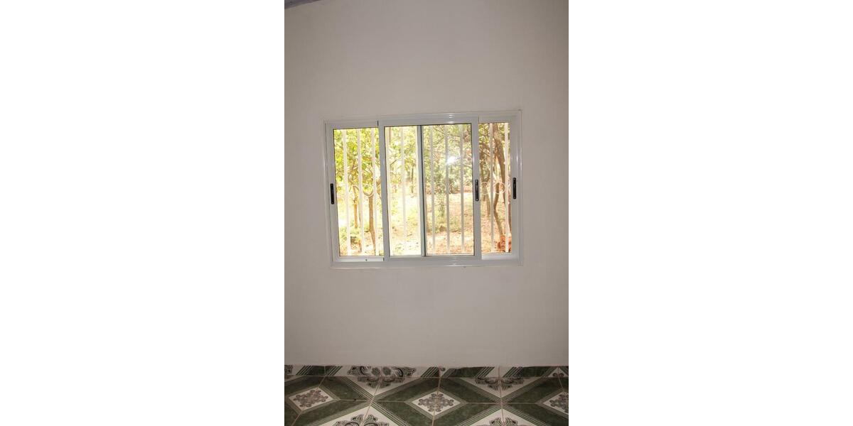 Paraguay, Mbocayaty (Guairá): Haus 3 Zimmer Küche Bad, viele Bäum 3 zimmer