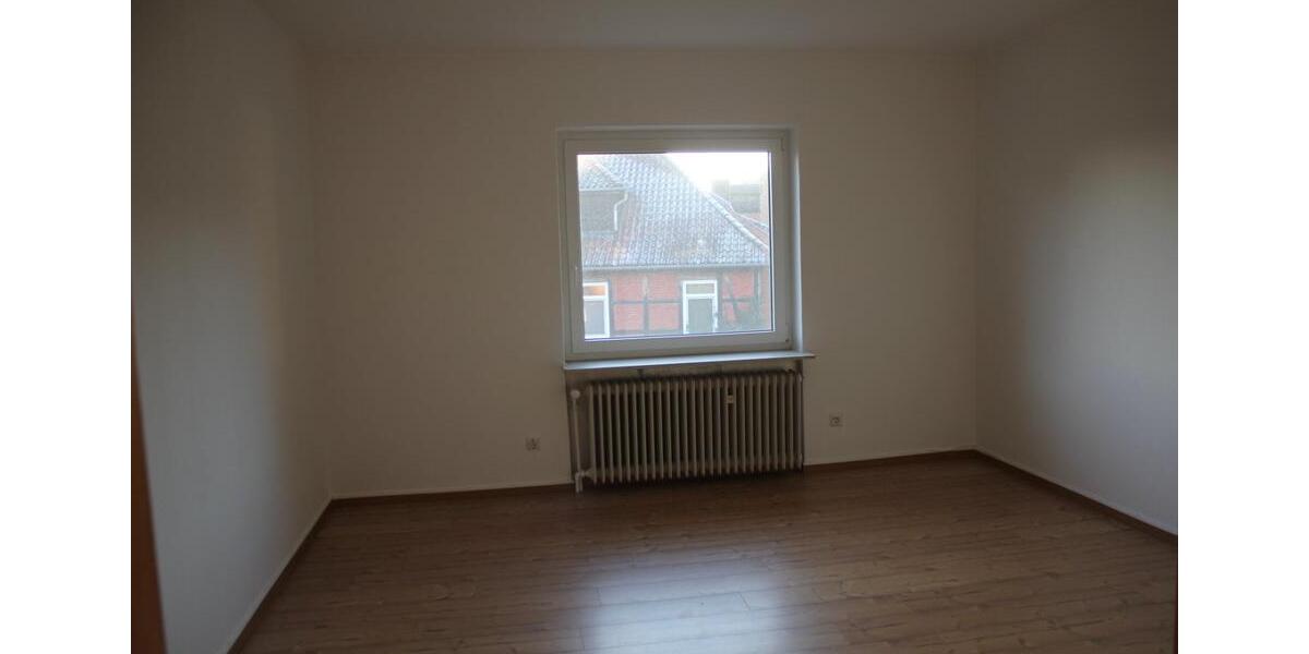 Etagenwohnung Suderburg - 6 Zimmer, 200 m&sup2;, 1.400&euro; | Angebot:24564558