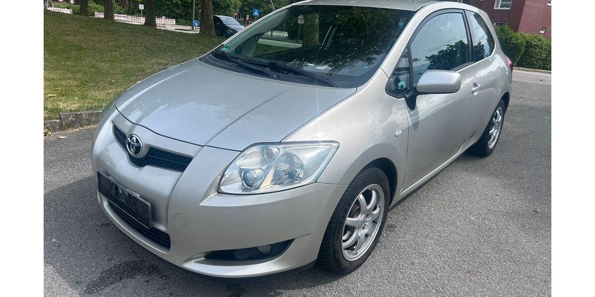 Toyota Auris 89.000 km 2.950 &euro; Hamburg 21033