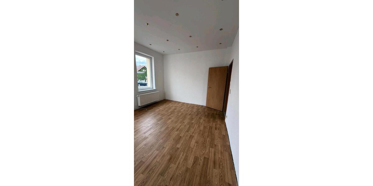 Erdgeschoßwohnung Coburg - 4.5 Zimmer, 120 m&sup2;, 230.000&euro; | Angebot:27107810