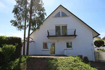Haus zum Mieten in Walldorf 2.050 € 190 m² 5 zimmer