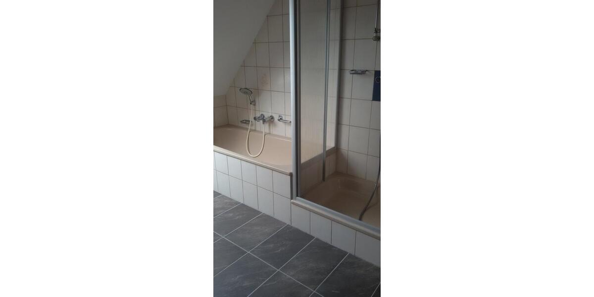 Dachgeschoßwohnung Dickenschied - 4 Zimmer, 100 m&sup2;, 600&euro; | Angebot:23612470
