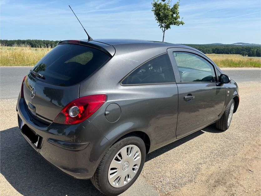 Opel Corsa 102.000 km 2.600 € Radeberg 01454