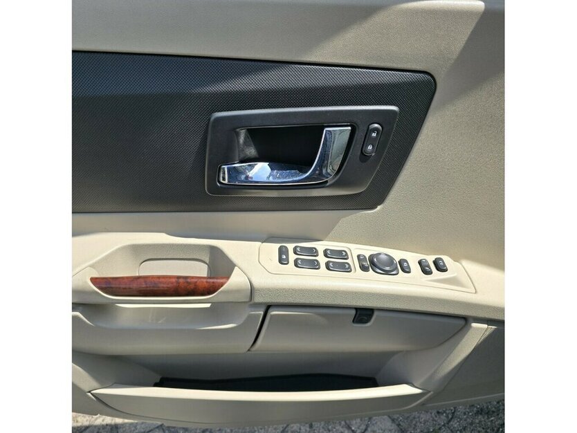 SRX 4X4 V8 Luxury PANO AT- NAVI XENON LEDER BEIGE