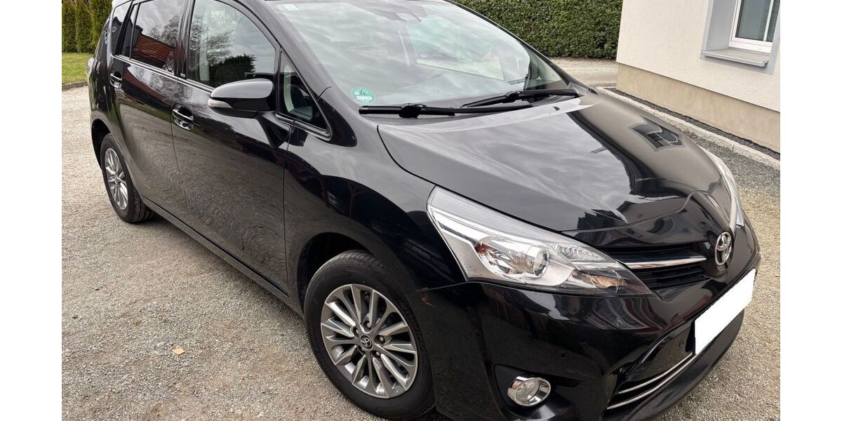 Toyota Verso 72.500 km 12.500 &euro; Schirgiswalde-Kirschau 02681