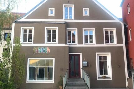 Haus Abensberg - 10 Zimmer, 300 m&sup2;, 525.000&euro; | Angebot:26122877