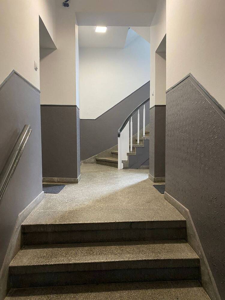 *NEU* RENOVIERTE 4 Zimmer Wohnung im 3.OG mit Balkon in Adolfstraße