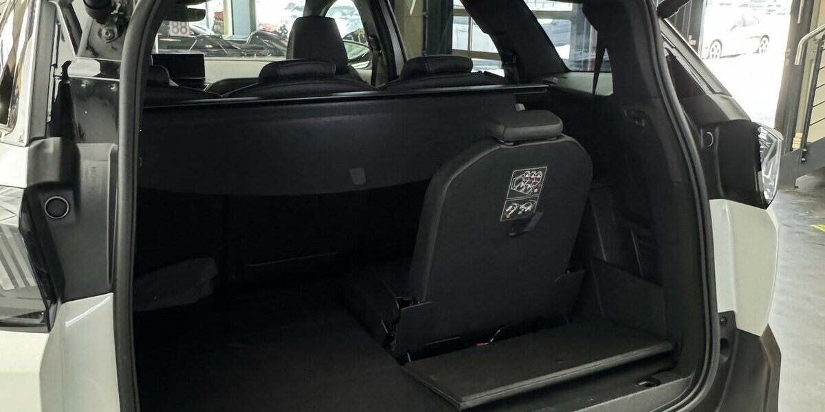 Peugeot 5008 GT Puretech 130 EAT8 1.Hand 7 Sitze 19.369 km 25.420 &euro; Lich 35423