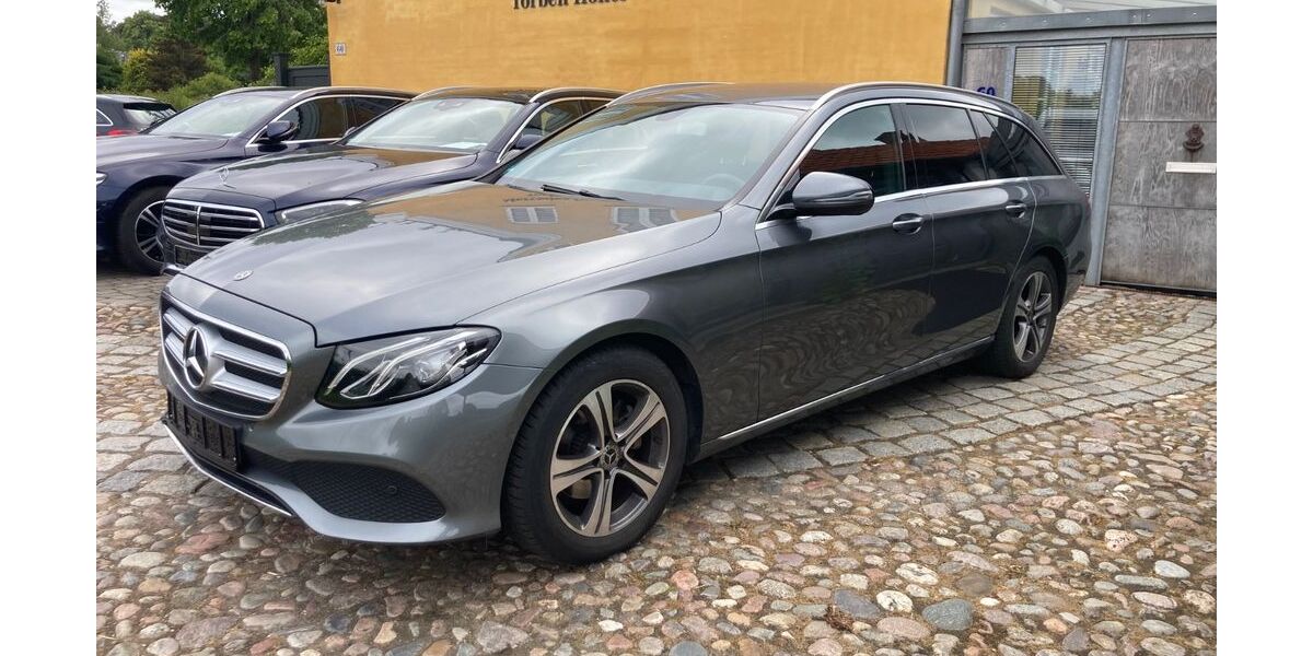 Mercedes-Benz E 220 97.500 km 21.499 &euro; Nübelfeld / Steinbergkirche 24972