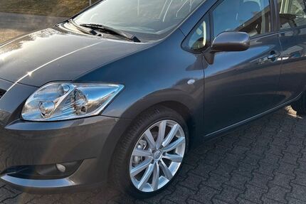 Toyota Auris 91.860 km 6.490 &euro; Suhl 98529