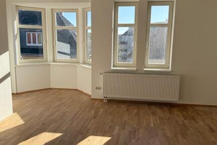 Frisch sanierte Wohnung im Dachgeschoss zu vermieten! 3 zimmer